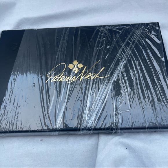 Patricia Nash Card Holder and Heart Key Fob Gift Box Rustic Forrest - Picture 2 of 4